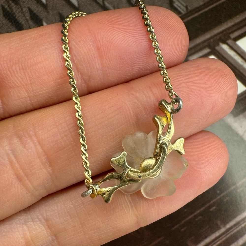 Dior Gold Floral Necklace - Picture 9 of 11